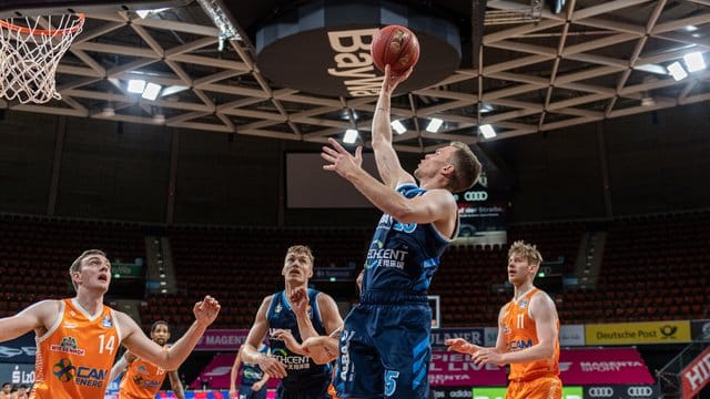 Martin Hermannsson feierte mit Alba Berlin einen klaren Sieg gegen Rasta Vechta.