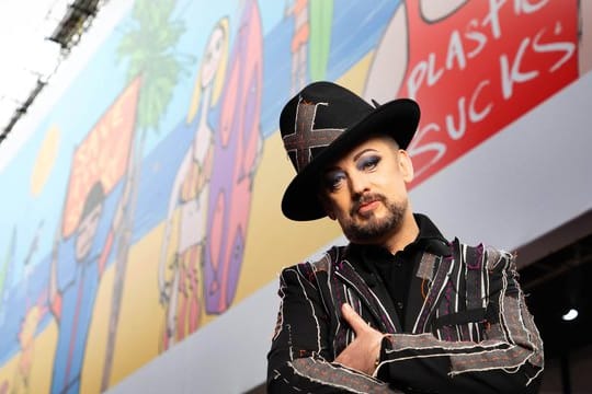 Ein extravaganter Lebensstil und immer mit Hut: Boy George wird 59.