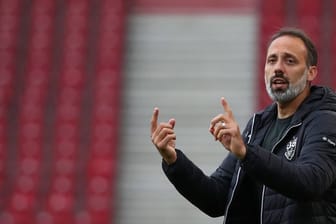 VfB-Trainer Pellegrino Matarazzo von Stuttgart gestikuliert