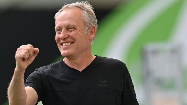 26 Jahre ist Christian Streich mittlerweile für den SC Freiburg tätig. 26 Jahre ist Christian Streich mittlerweile für den SC Freiburg tätig.
