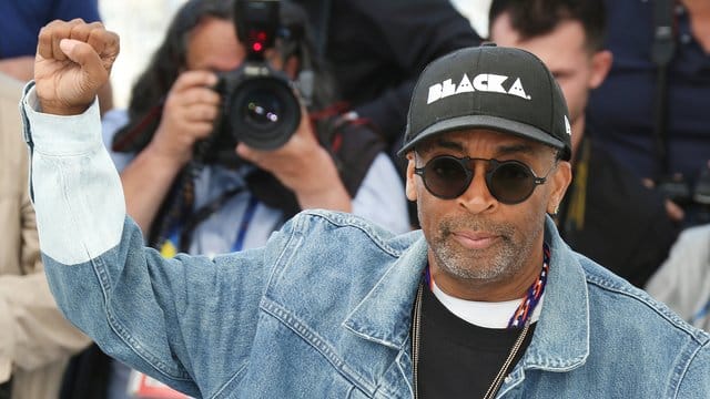 Mit seinem Film "BlacKkKlansman" gewann Spike Lee einen Oscar in der Kategorie "Bestes adaptiertes Drehbuch".