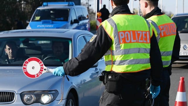 Kontrollen am deutsch-französischen Grenzübergang in Kehl Mitte März.