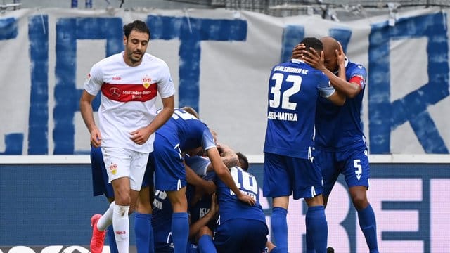 Lukas Fröde (M) schoss den KSC zum Derby-Sieg gegen den VfB Stuttgart. Lukas Fröde (M) schoss den KSC zum Derby-Sieg gegen den VfB Stuttgart.