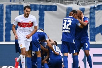 Lukas Fröde (M) schoss den KSC zum Derby-Sieg gegen den VfB Stuttgart.