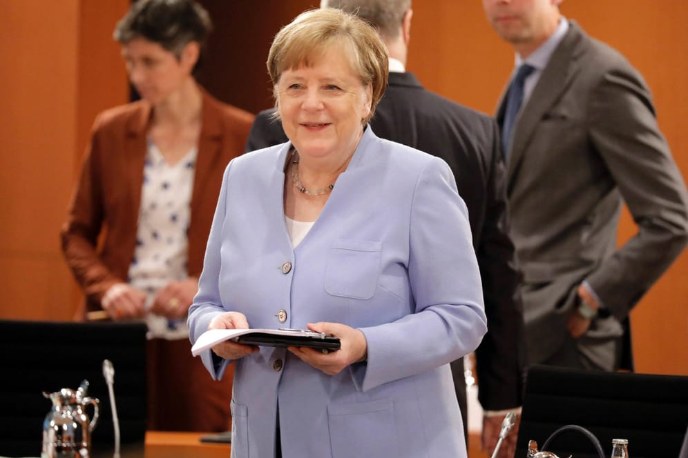 Angela Merkel: Das Bundeskabinett will am Mittwoch wohl eine Ausbildungsprämie beschließen.