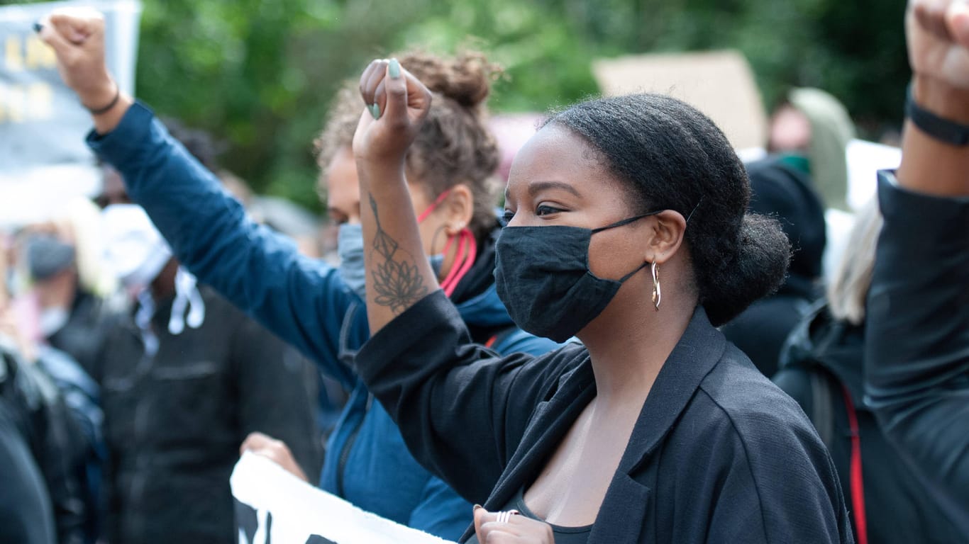 "Black Lives Matter"-Demonstration in Flensburg: Aminata Touré, deutsche Politikerin von Bündnis 90/Die Grünen.