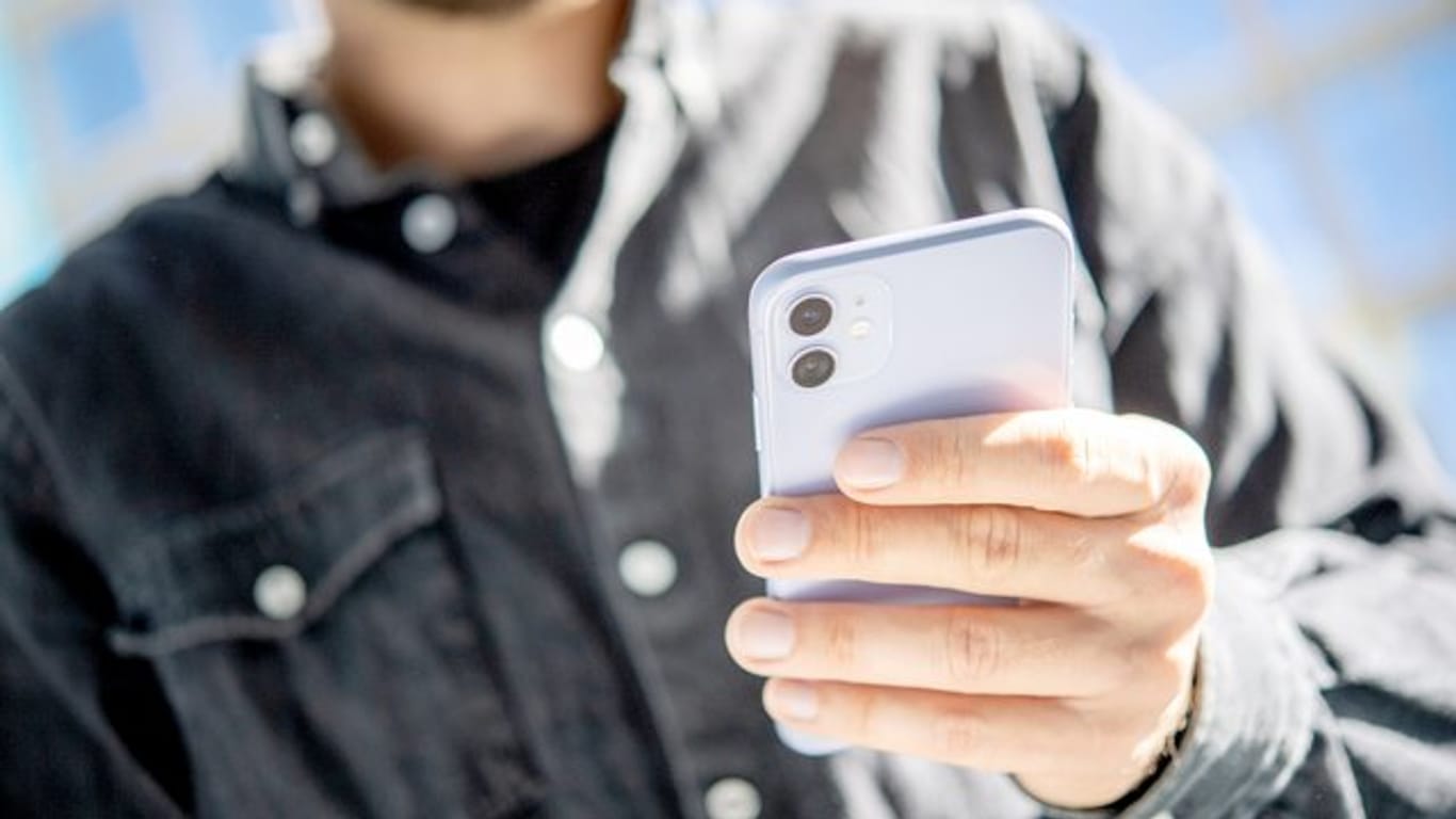 Schnell ein Gruß nach Hause: Für Alltagsnachrichten können iPhone-Beseitzer eine praktische Komfort-Funktion nutzen.