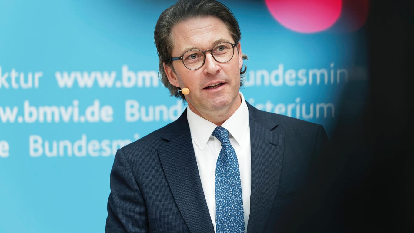 Bundesverkehrsminister Andreas Scheuer: Die Bundesregierung will den Mobilfunkausbau in Deutschland mit viel Geld unterstützen.