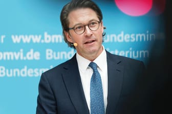 Bundesverkehrsminister Andreas Scheuer: Die Bundesregierung will den Mobilfunkausbau in Deutschland mit viel Geld unterstützen.