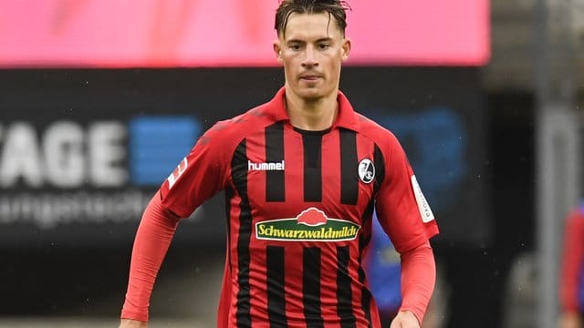 Könnte für das Spiel gegen Hertha BSC ausfallen: Robin Koch vom SC Freiburg. Könnte für das Spiel gegen Hertha BSC ausfallen: Robin Koch vom SC Freiburg.