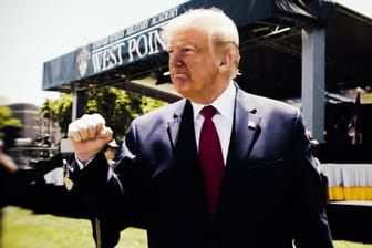 Donald Trump in West Point: Über den US-Präsidenten wird ein neues Enthüllungsbuch geschrieben.