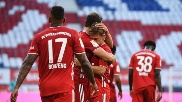 Bayern München kann mit einem Sieg in Bremen die Meisterschaft perfekt machen. Bayern München kann mit einem Sieg in Bremen die Meisterschaft perfekt machen.
