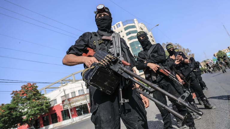 Soldaten des palästinensischen Militärs: Ein Raketenangriff aus dem Gazastreifen führte zu einem Gegenschlag Israels.