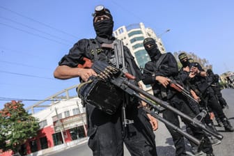 Soldaten des palästinensischen Militärs: Ein Raketenangriff aus dem Gazastreifen führte zu einem Gegenschlag Israels.