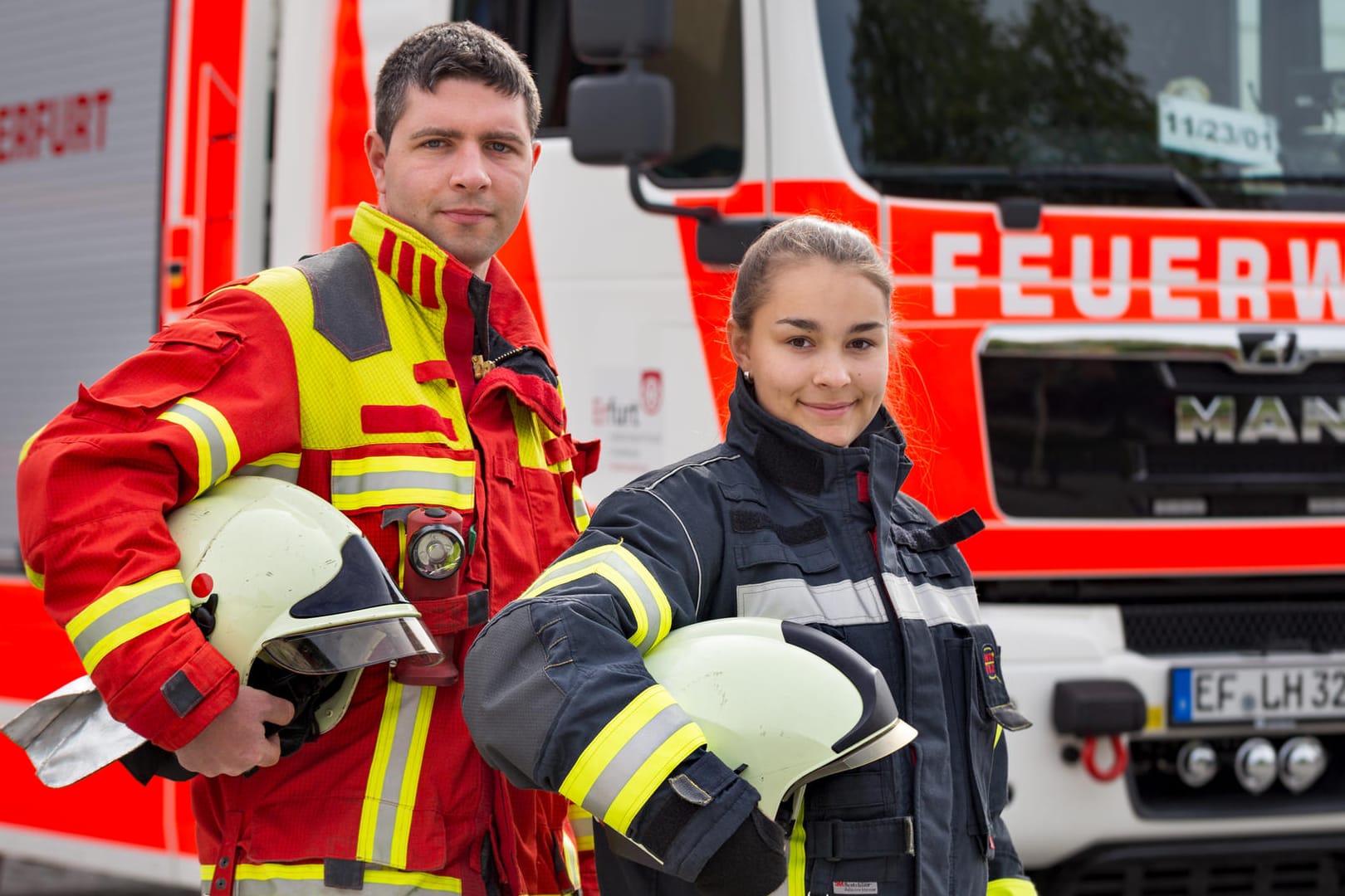 Phillip Uri und Vanessa Scholz von der freiwilligen Feuerwehr Erfurt: Sie waren die ersten beiden "stillen Helden", die mit der Dankesaktion für ihr Engagement geehrt wurden.