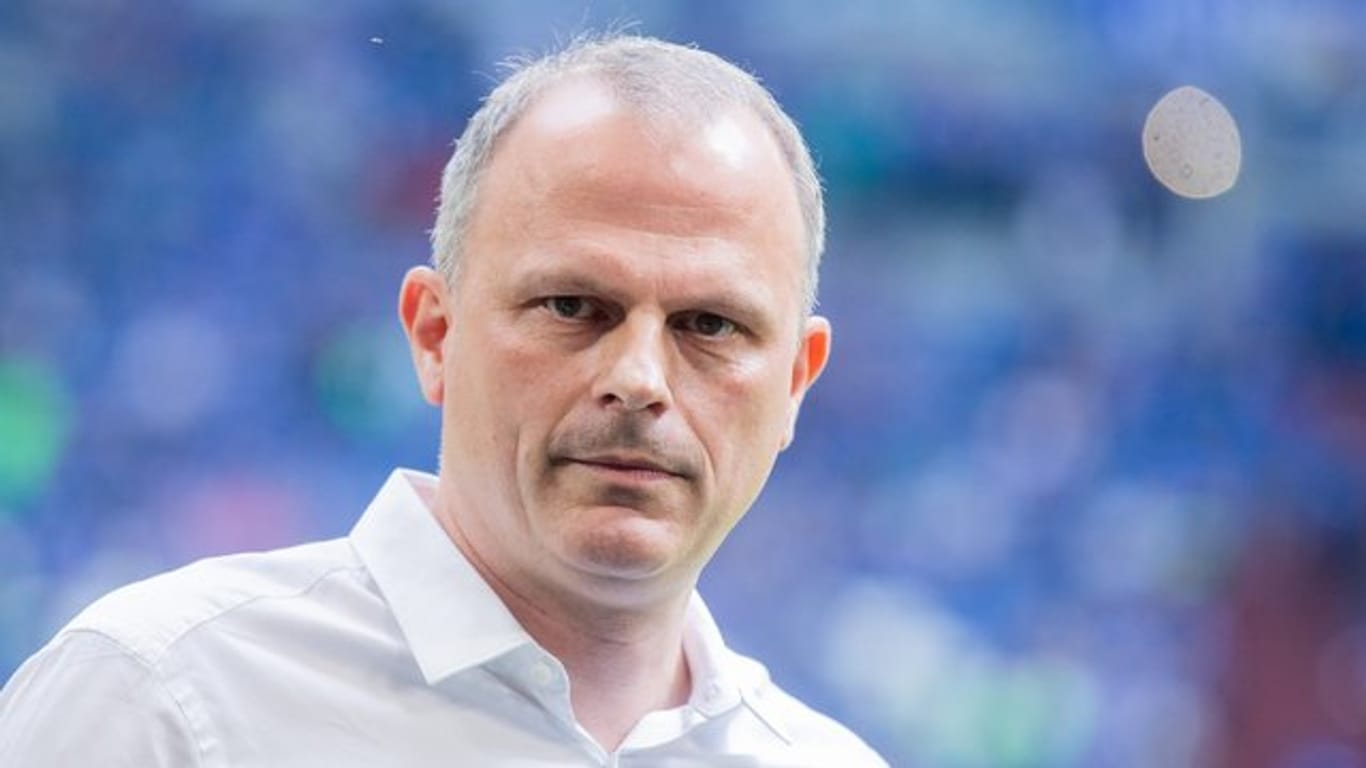 Sportvorstand Jochen Schneider verteidigte die Maßnahme des FC Schalke 04.