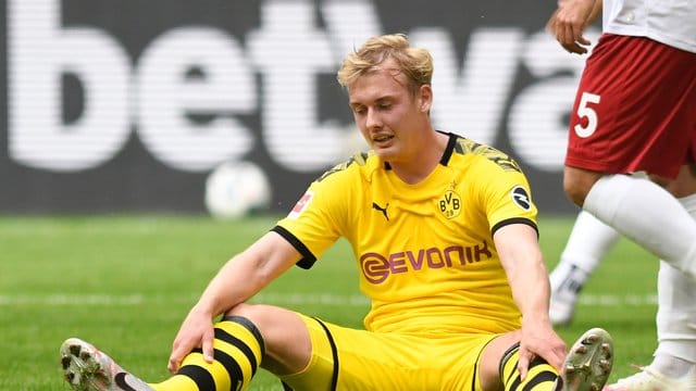 Julian Brandt findet die Gehälter der Fußballer zu hoch.