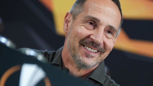 Trainer Adi Hütter will mit Eintracht Frankfurt wieder in die Europa League. Trainer Adi Hütter will mit Eintracht Frankfurt wieder in die Europa League.