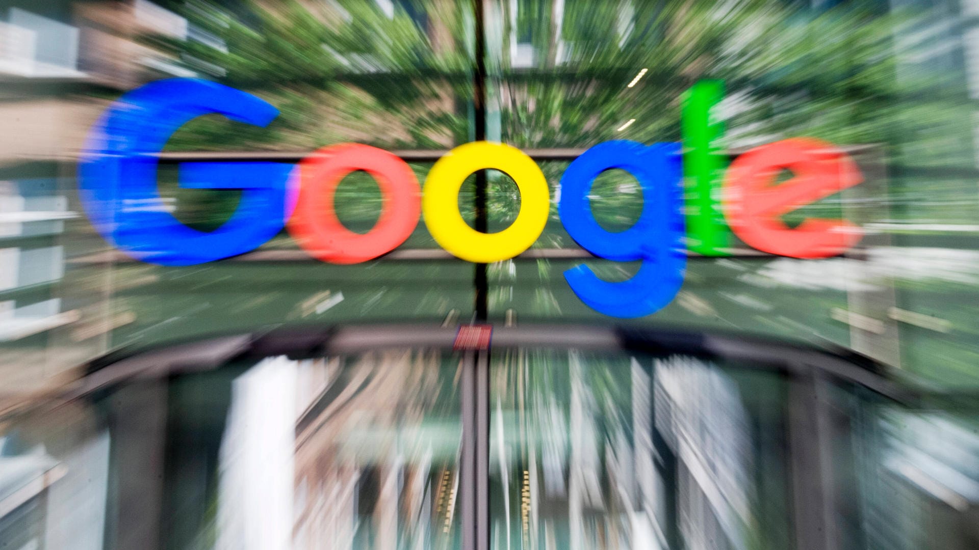 Google Schriftzug: Muss die Suchmaschine löschen? BGH verhandelt über Recht auf Vergessen. Google Schriftzug: Muss die Suchmaschine löschen? BGH verhandelt über Recht auf Vergessen.