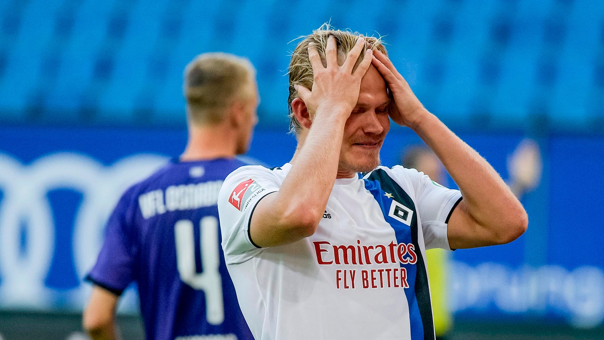 Joel Pojanpalo rauft sich die Haaren: VfL Osnabrück trifft gegen den HSV zum Ausgleich. Joel Pojanpalo rauft sich die Haaren: VfL Osnabrück trifft gegen den HSV zum Ausgleich.