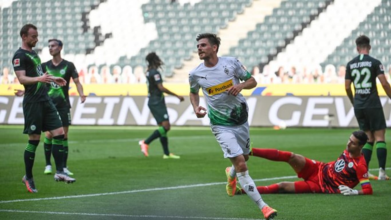 Jonas Hofmann (M) war der Matchwinner beim Gladbacher Heimsieg gegen Wolfsburg.