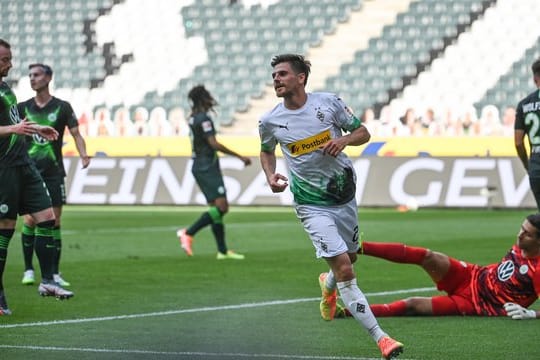 Jonas Hofmann (M) war der Matchwinner beim Gladbacher Heimsieg gegen Wolfsburg.