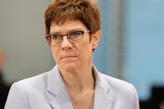 Annegret Kramp-Karrenbauer: Die Bundesministerin für Verteidigung hat sich zum geplanten Truppenabzug der USA kritisch geäußert.
