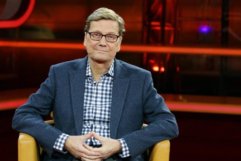 Guido Westerwelle: Weil er so humorvoll wie auch schmerzhaft offen über seine Leukämie-Erkrankung sprach, bewegte das Millionen Menschen. Tausende ließen sich dann auch bei der DKMS registrieren.