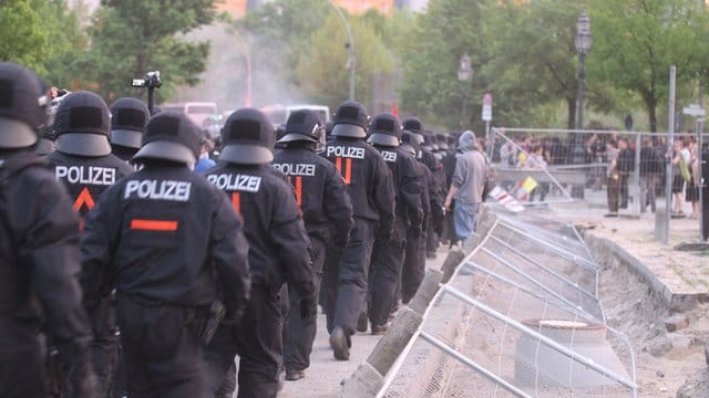 Polizeieinsatz in der Bundeshauptstadt. Polizeieinsatz in der Bundeshauptstadt.