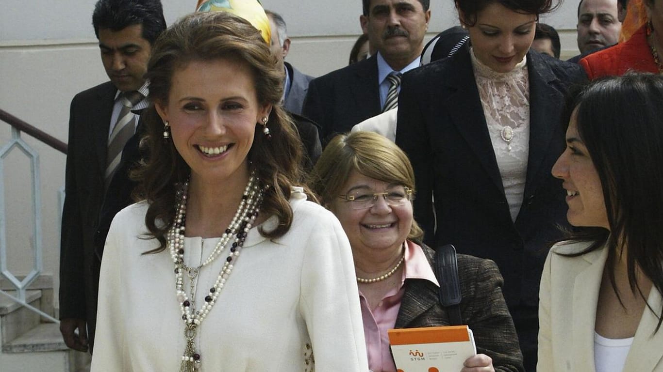 Asma al-Assad 2006 in Istanbul: Die Ehefrau von Machthaber Assad steht nun auf der US-Sanktionsliste.