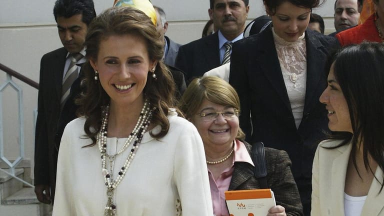 Asma al-Assad 2006 in Istanbul: Die Ehefrau von Machthaber Assad steht nun auf der US-Sanktionsliste.