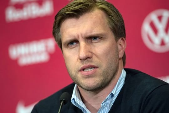 Leipzigs Sportdirektor Markus Krösche ist mit dem Termin für die Fortsetzung der Champions League unzufrieden.