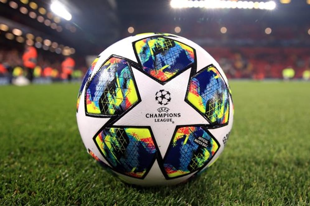 In der zweiten Hälfte des Jahres 2020 wird auch in der Champions League viel der Ball rollen.