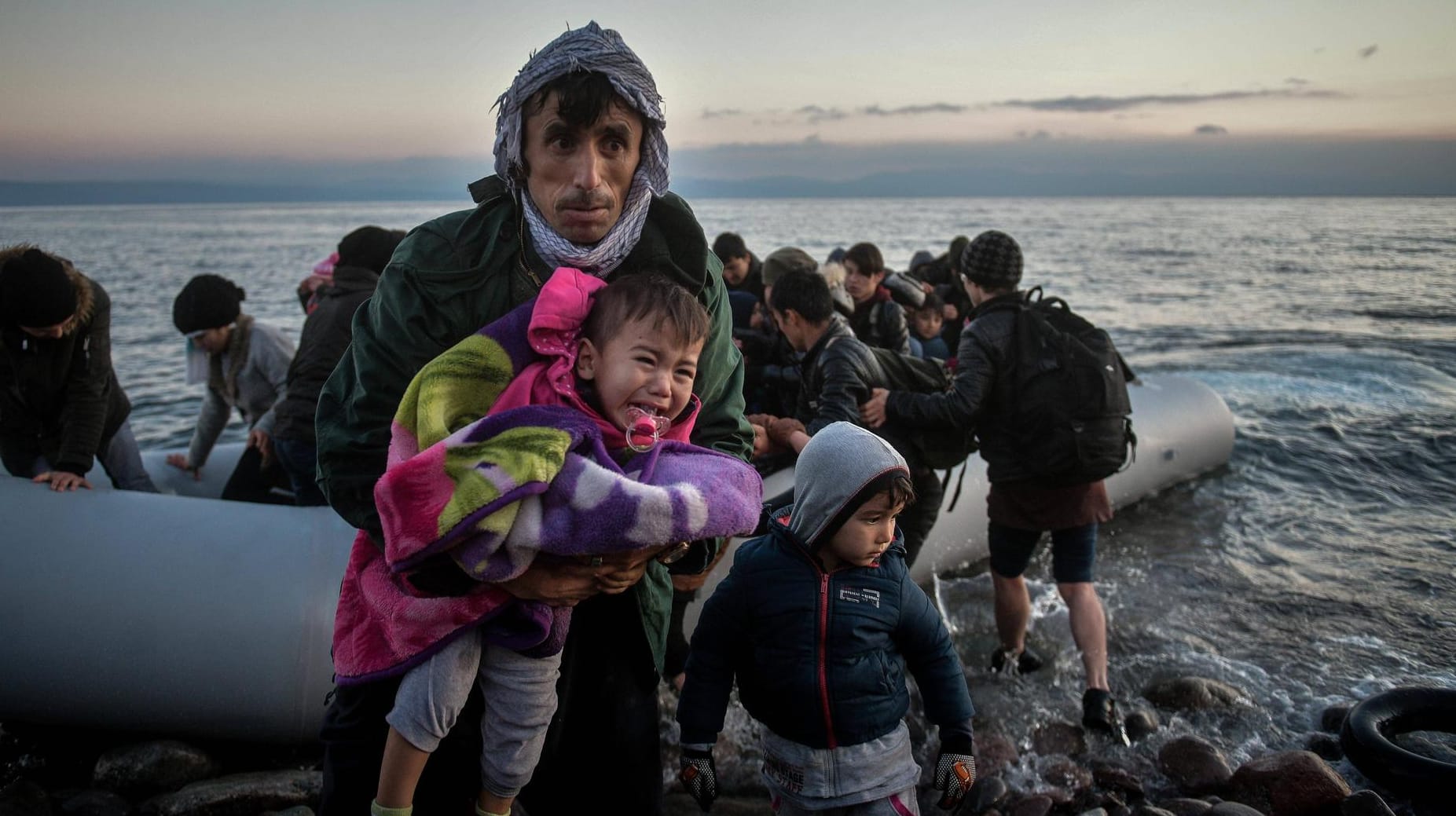 Skala Sikaminias auf der griechischen Insel Lesbos: 2019 ist die weltweite Zahl der Flüchtlinge erneut gestiegen. Skala Sikaminias auf der griechischen Insel Lesbos: 2019 ist die weltweite Zahl der Flüchtlinge erneut gestiegen.