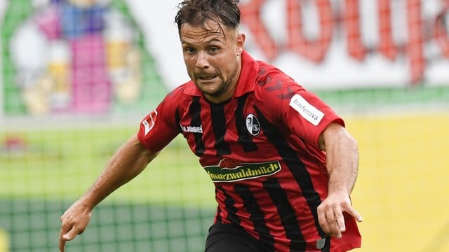 Hat beim SC Freiburg verlängert: Der Albaner Amir Abrashi. Hat beim SC Freiburg verlängert: Der Albaner Amir Abrashi.