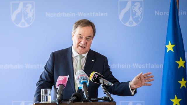 Armin Laschet spricht zur Presse