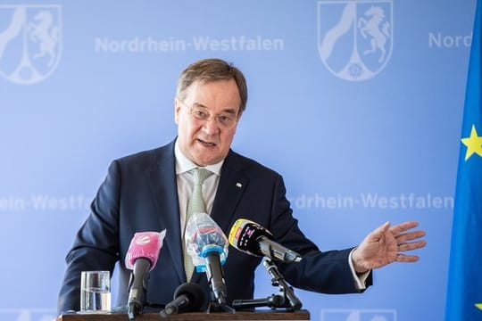 Armin Laschet spricht zur Presse