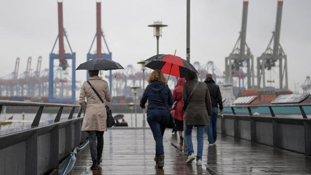 Ähnlich wie Grippeerreger könnte auch Sars-CoV-2 im Herbst und Winter aktiver werden. Ähnlich wie Grippeerreger könnte auch Sars-CoV-2 im Herbst und Winter aktiver werden.