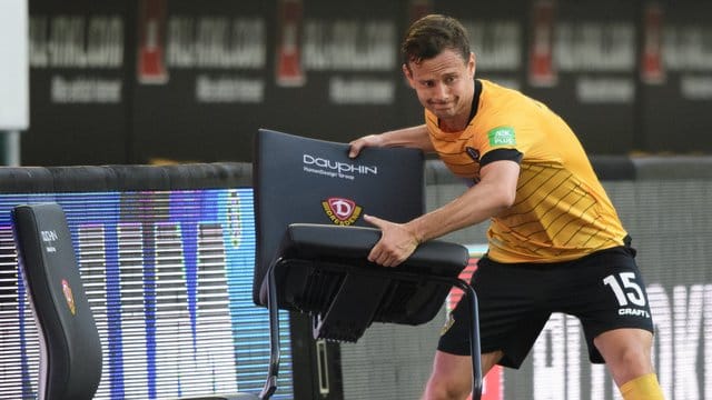 War schon nach der Heimniederlage gegen den HSV emotional, nun auch nach dem Spiel in Kiel: Chris Löwe von Dynamo Dresden. War schon nach der Heimniederlage gegen den HSV emotional, nun auch nach dem Spiel in Kiel: Chris Löwe von Dynamo Dresden.