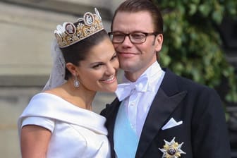 Victoria von Schweden mit ihrem Gatten: Vor zehn Jahren heiratete das Paar in der Stockholmer Nikolaikirche.