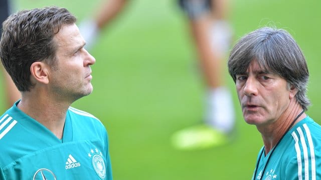 Muss auf die besonders geforderten Nationalspieler Rücksicht nehmen: Bundestrainer Joachim Löw. Muss auf die besonders geforderten Nationalspieler Rücksicht nehmen: Bundestrainer Joachim Löw.