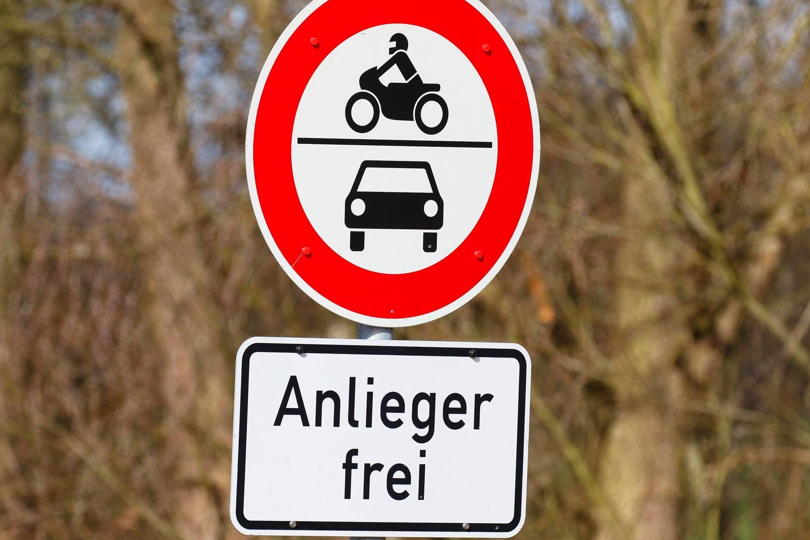 "Anlieger frei": Was genau bedeutet dieses Schild?