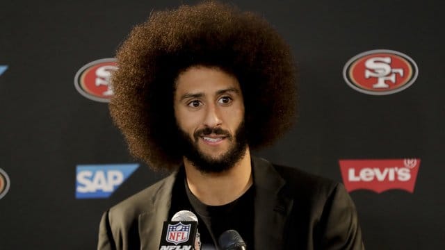 Der damalige 49ers-Quarterback Colin Kaepernick protestierte schon 2016 gegen Polizeigewalt und Rassismus.