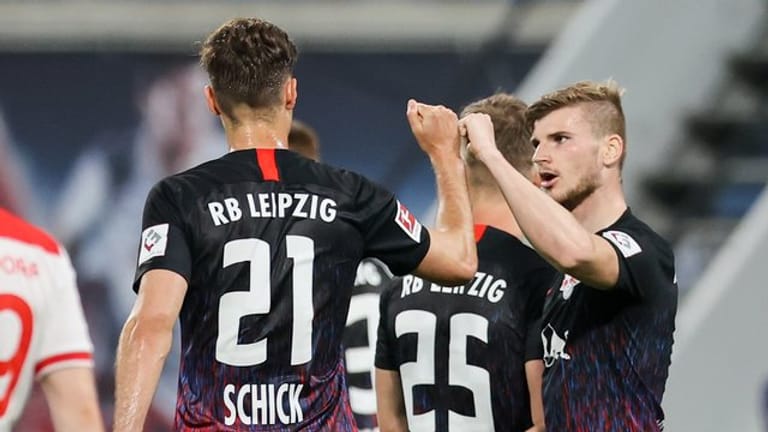 RB Leipzig zieht bei einem Sieg im Heimspiel gegen Borussia Dortmund in die Champions League ein.