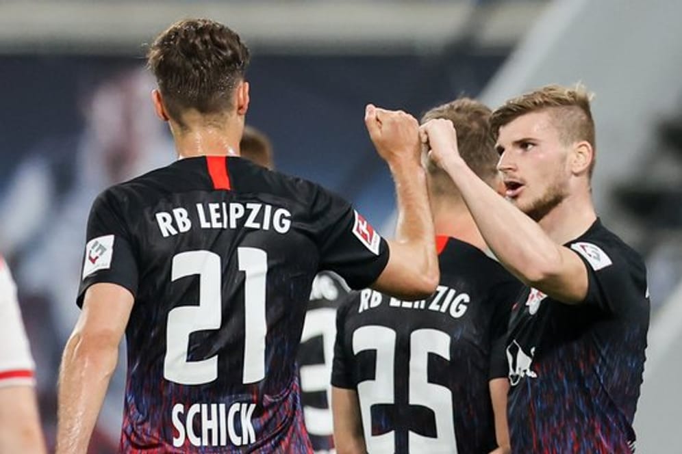 RB Leipzig zieht bei einem Sieg im Heimspiel gegen Borussia Dortmund in die Champions League ein.