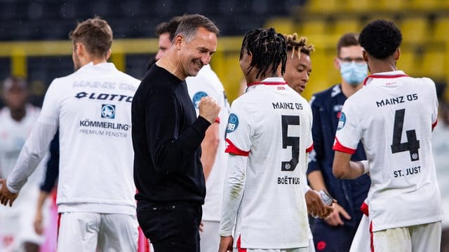 Der FSV Mainz 05 hat seinen klaren Anti-Rassismus-Kurs verteidigt. Der FSV Mainz 05 hat seinen klaren Anti-Rassismus-Kurs verteidigt.