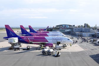Flugzeuge von Wizz Air am Standort Dortmund: Der Airport fliegt künftig 18 neue Ziele an.