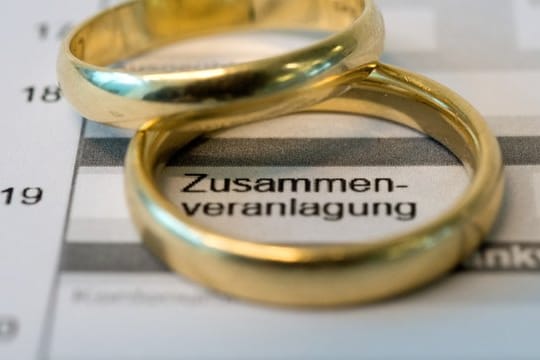 Ehepartner haben einen Anspruch auf gemeinsame Veranlagung.