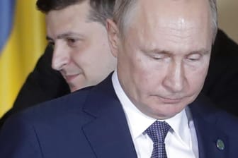 Ukraines Präsident Selenskyj und sein russischer Kollege Putin: Der Konflikt zwischen den beiden Ländern hält an – die EU greift mit der Verlängerung der Sanktionen ein. (Archivfoto)
