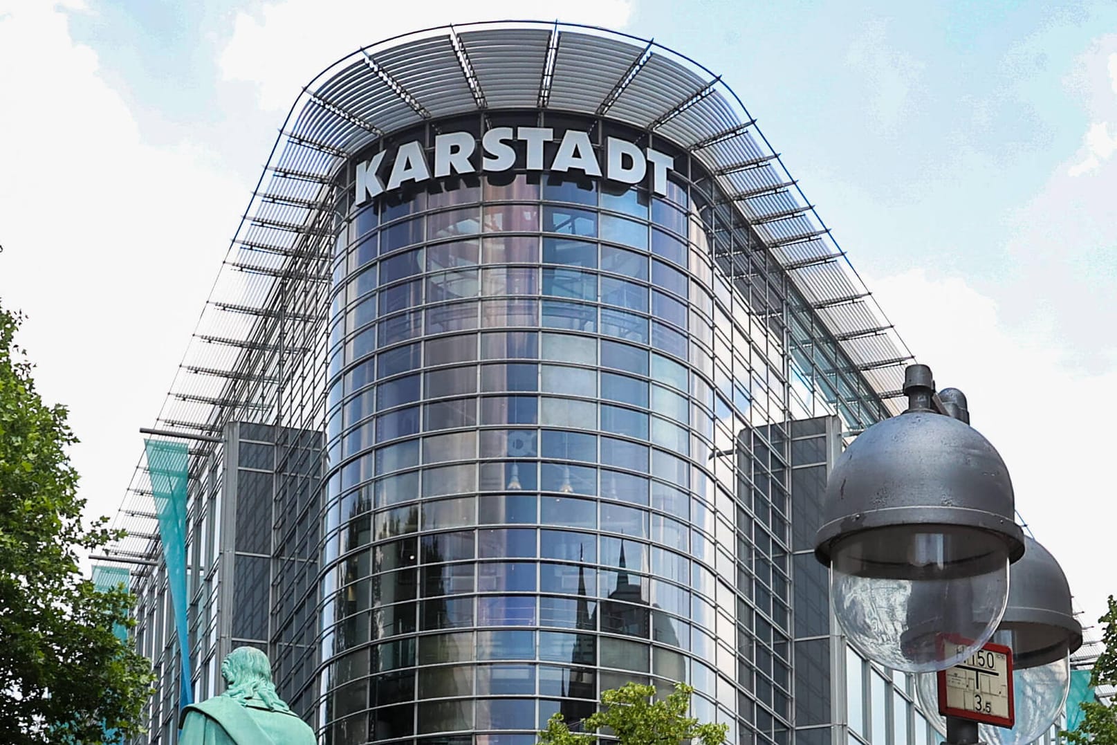 Karstadt an der Georgstraße, Hannover: Dieses Kaufhaus muss schließen. Karstadt an der Georgstraße, Hannover: Dieses Kaufhaus muss schließen.